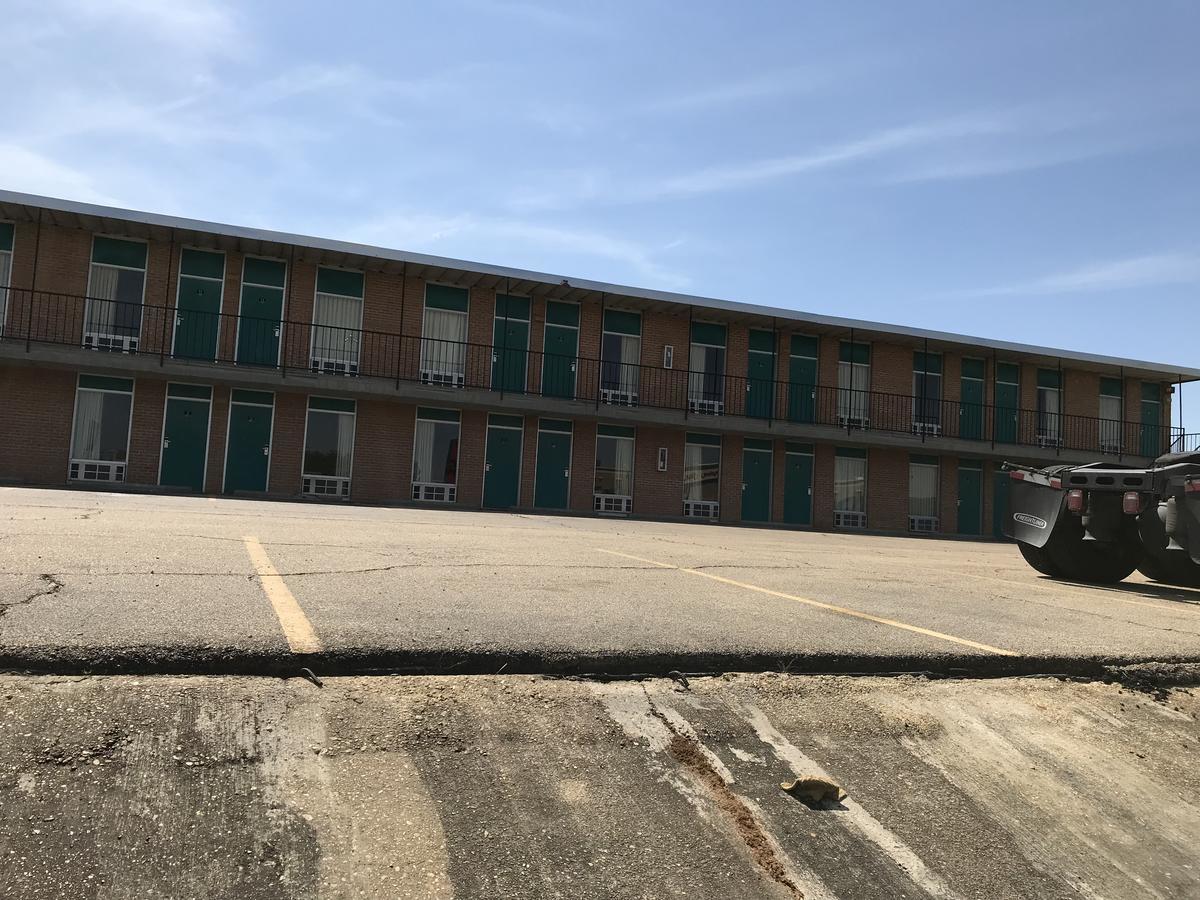 Express Inn New Albany Buitenkant foto